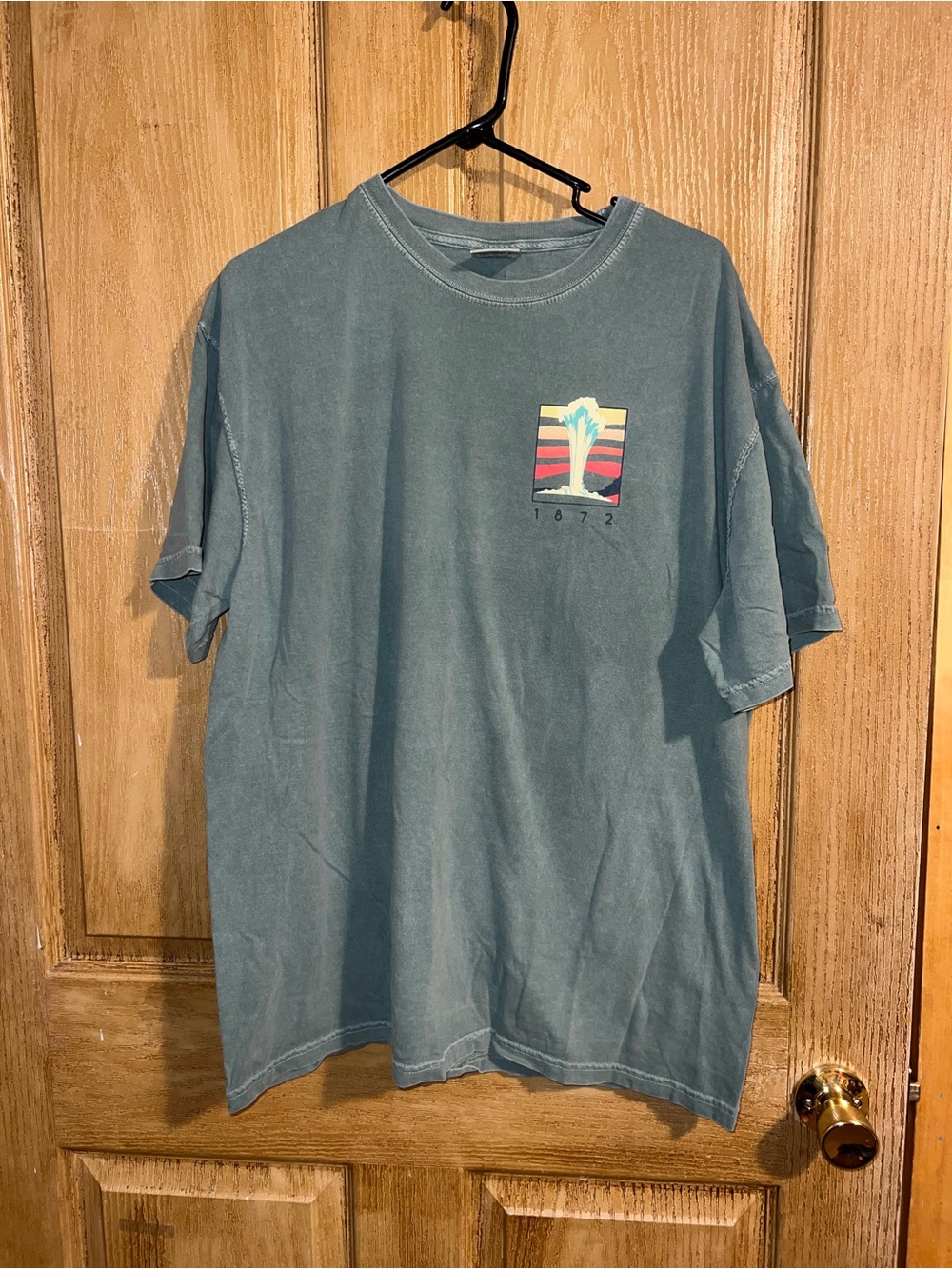 Washed Blue Graphic Short-Sleeve Men's Shirt
Yellowstone size XL
